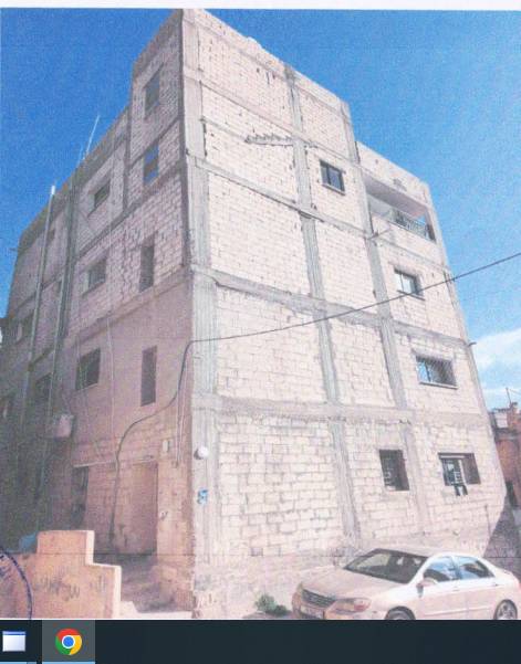 مزاد أرض / مجمع — جبل التاج