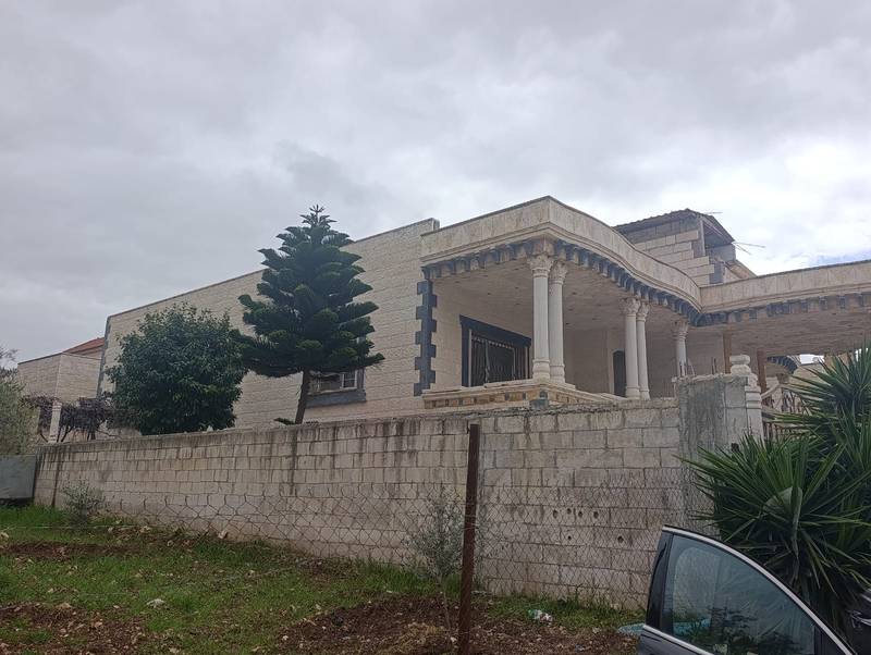 مزاد أرض / مجمع — البارحه