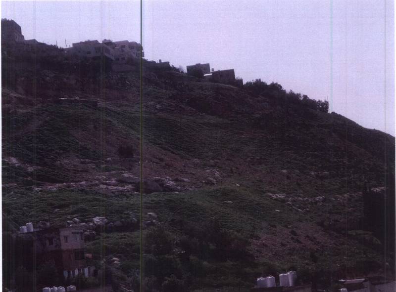 مزاد أرض / مجمع — السلط