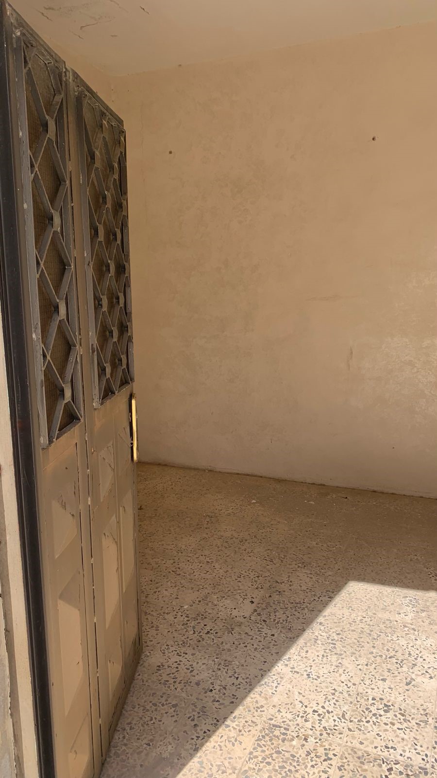 مزاد أرض / مجمع — عطل الرصيفه