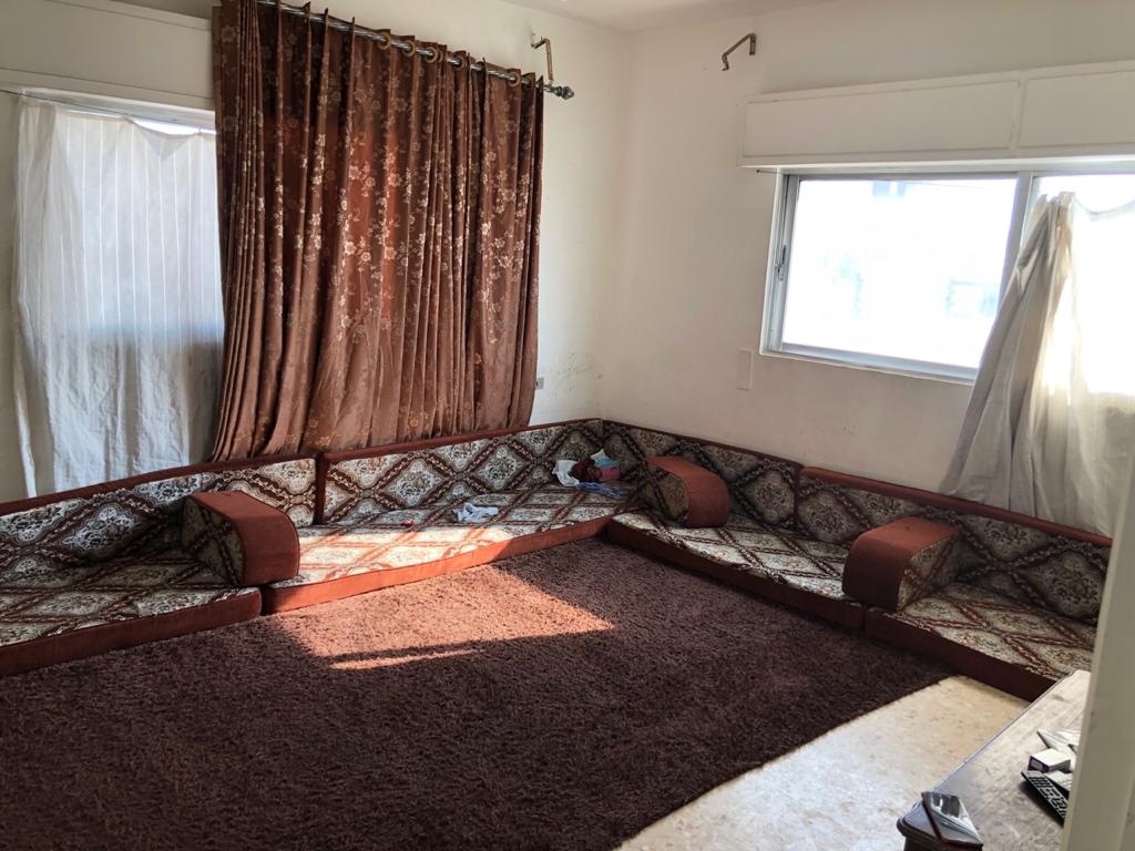 مزاد أرض / مجمع — البارحه
